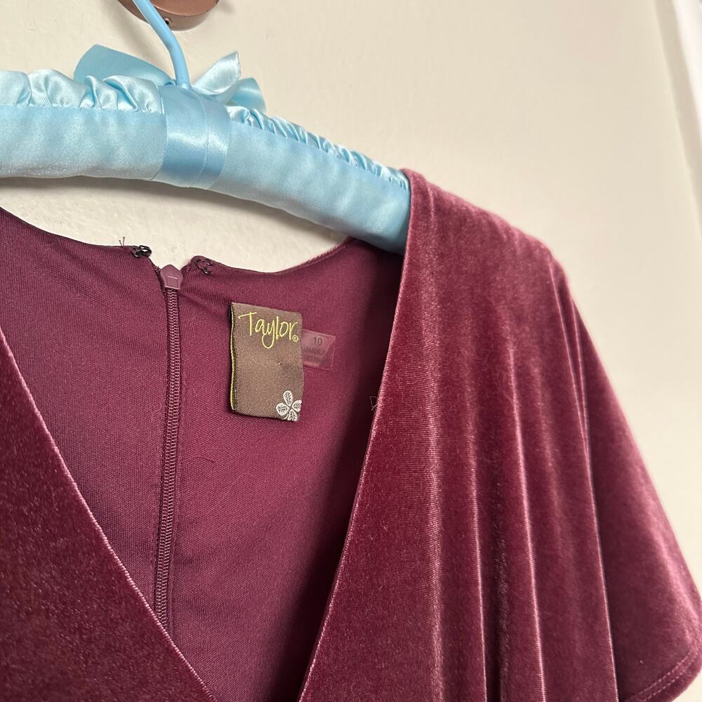 Taylor Sz 10 Midi Dress womens Purple Plum Velvet Empire Waist Flutter Sleeves - Picture 4 of 11
